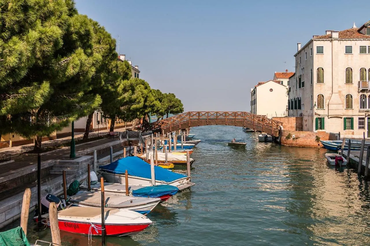 Sunny Nest Canal View In Venice Chic Movida 0*,
