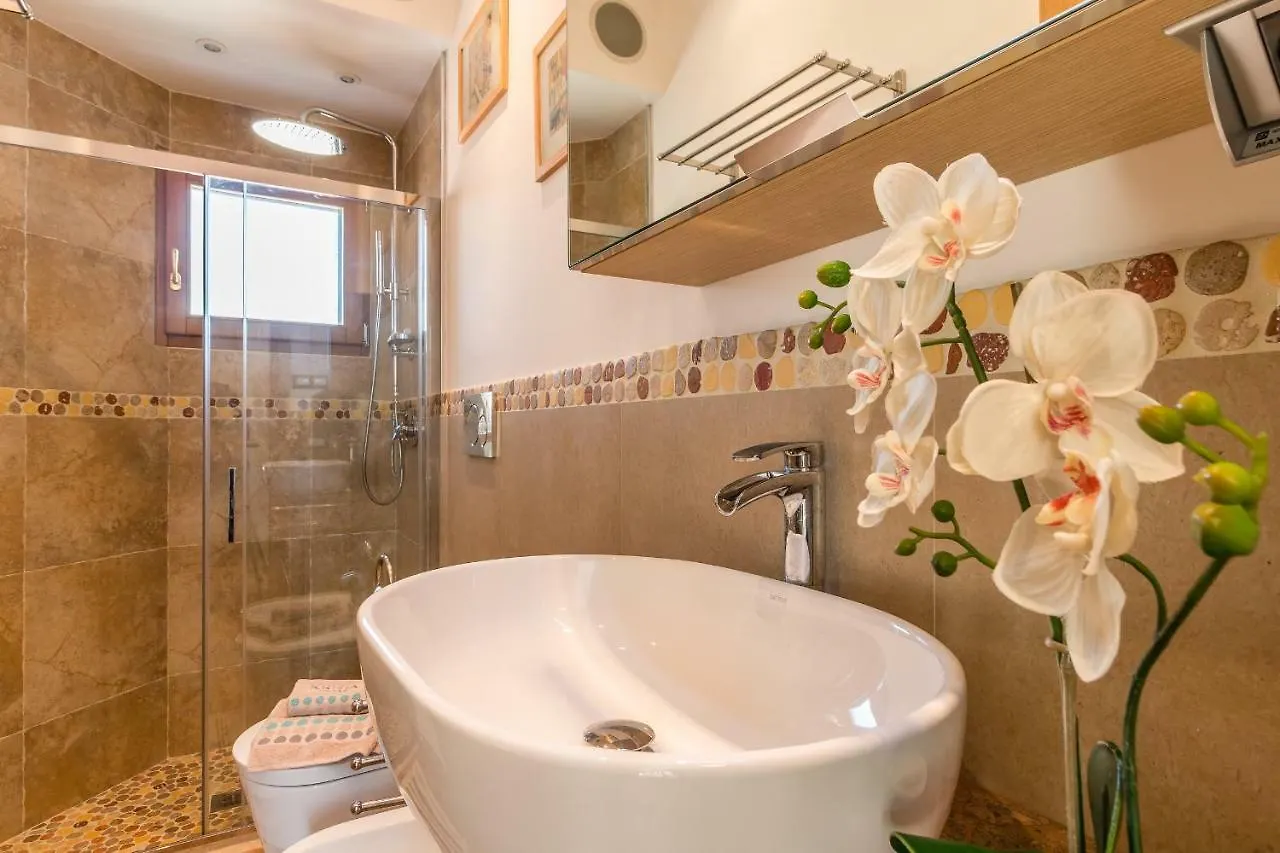 Sunny Nest Canal View In Venice Chic Movida Italy