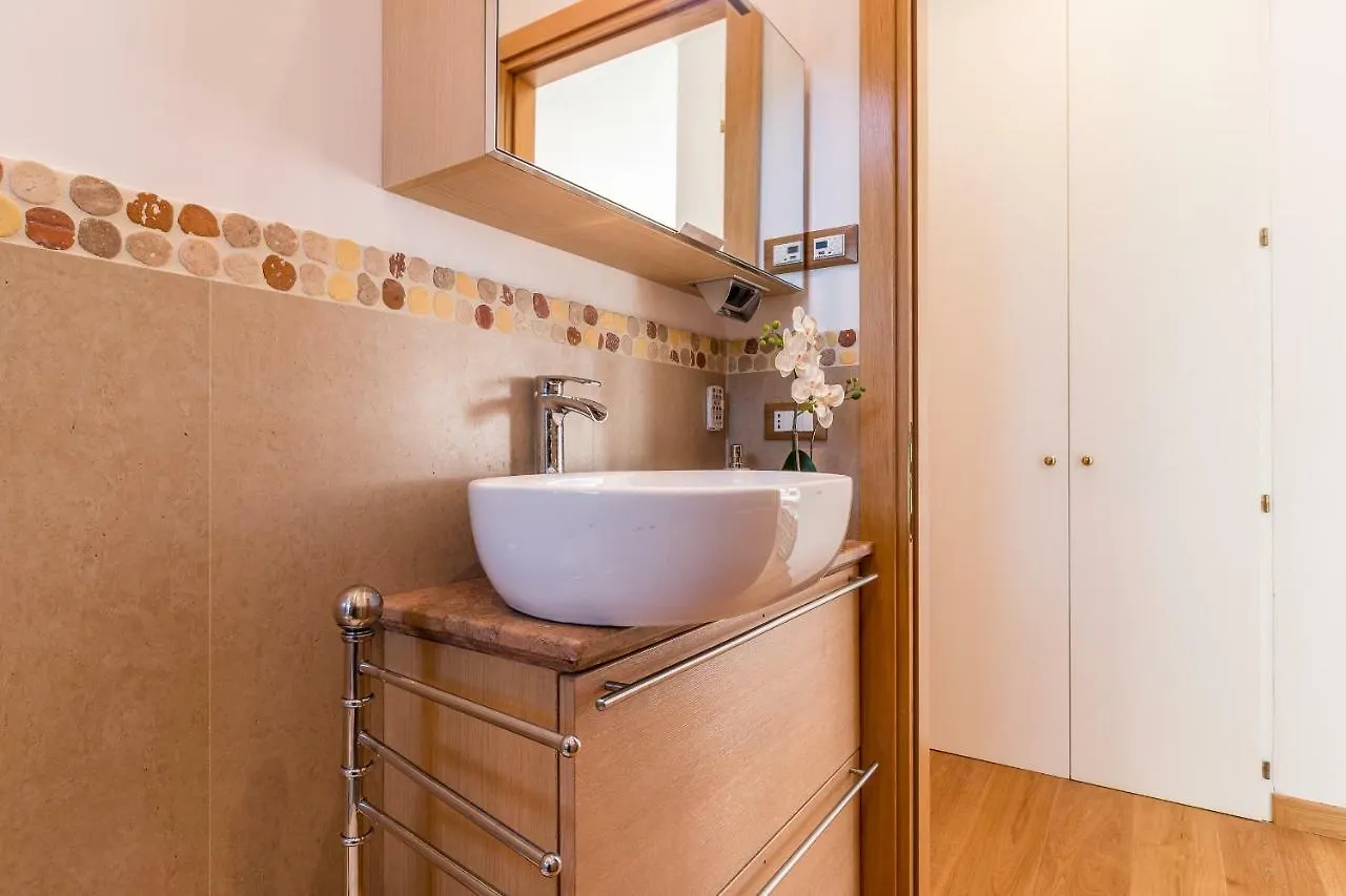 Sunny Nest Canal View In Venice Chic Movida 0*,  Italy