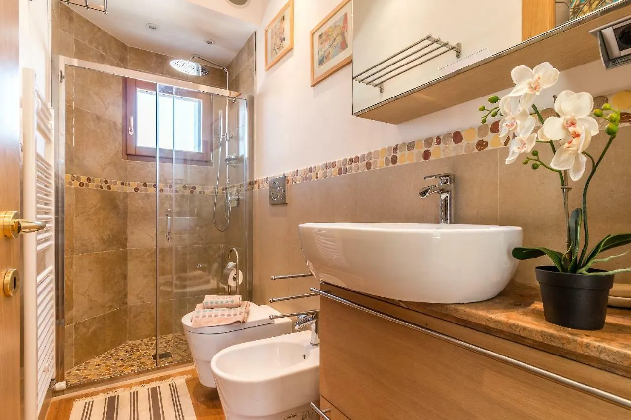 Apartment Sunny Nest Canal View In Venice Chic Movida Italy
