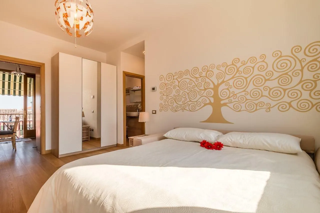 Apartment Sunny Nest Canal View In Venice Chic Movida Italy