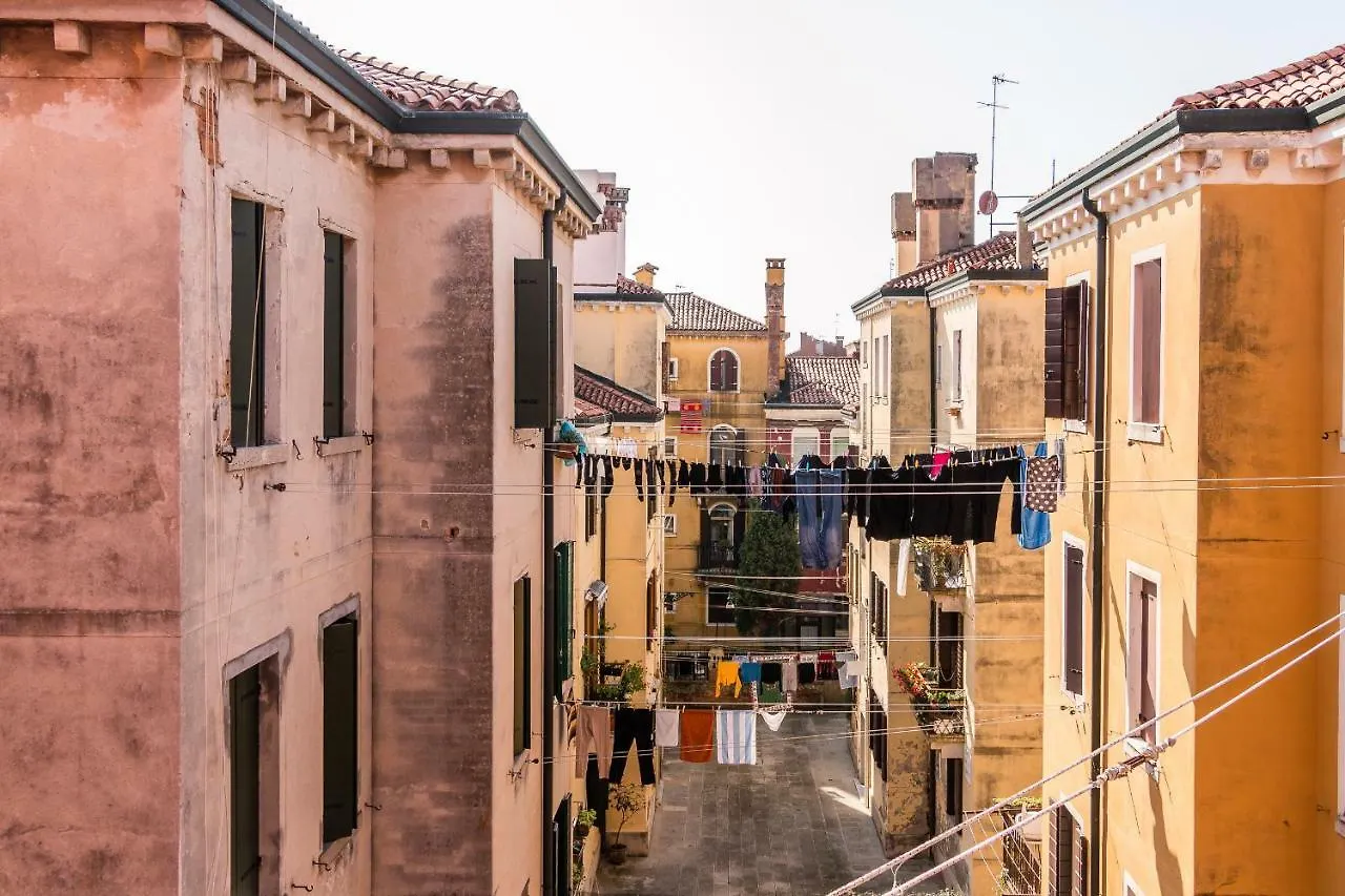 Apartment Sunny Nest Canal View In Venice Chic Movida
