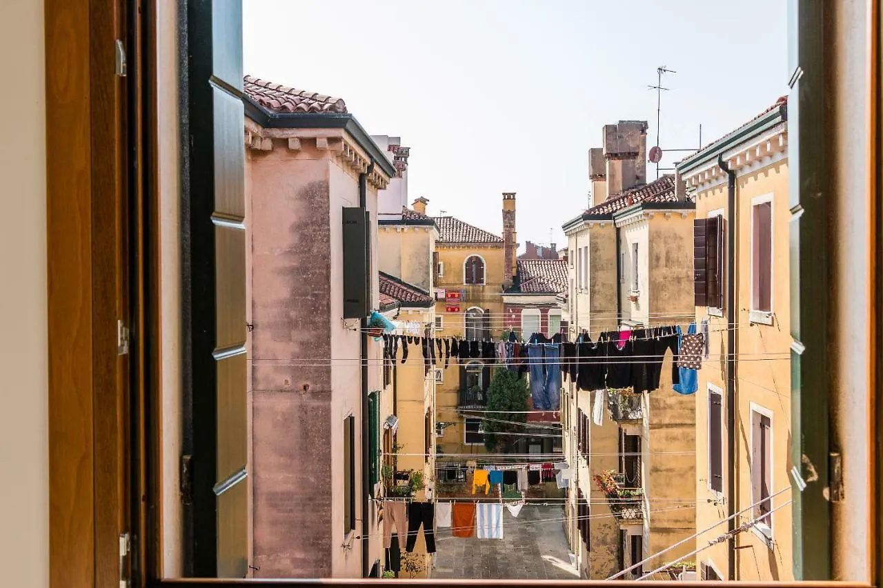 Sunny Nest Canal View In Venice Chic Movida 0*,